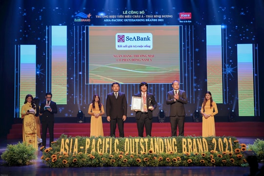 SeABank được vinh danh trong “Top 50 doanh nghiệp tăng trưởng xuất sắc nhất Việt Nam”