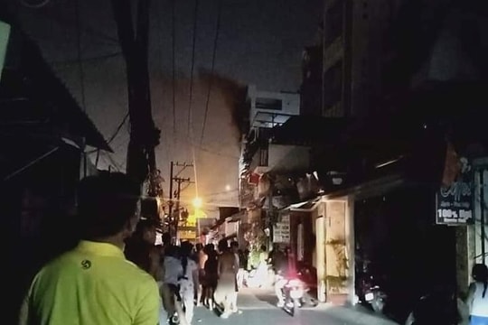 TP.HCM: Kịp thời giải cứu 24 người mắc kẹt trong đám cháy ở chung cư mini