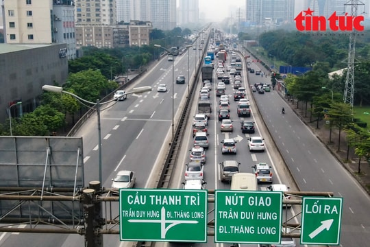Vành đai 3 ùn tắc kéo dài trong ngày đầu nghỉ lễ 30/4-1/5