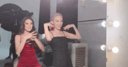 Tóc Tiên truyền cảm hứng cho Khánh Vân hô vang 'Việt Nam' tại Miss Universe 2020