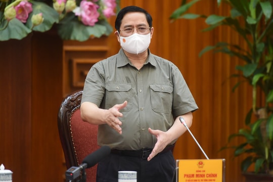Thủ tướng: Bộ Y tế chuẩn bị cho tình huống có 30.000 ca nhiễm COVID-19 để mua trang thiết bị dự trữ