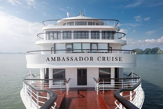 Toàn bộ nhân viên trên du thuyền Ambassador có kết quả âm tính lần 1
