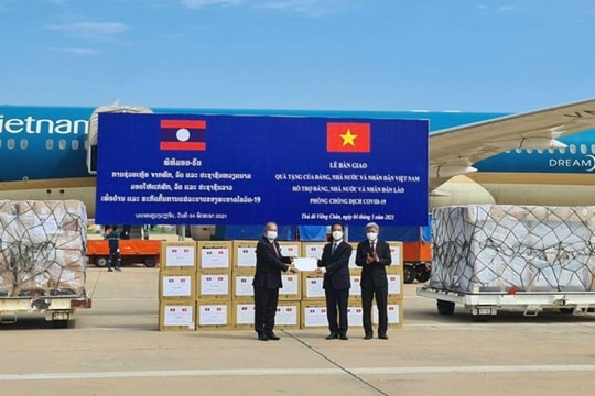 Việt Nam tổ chức chuyến bay đặc biệt, khẩn cấp hỗ trợ Lào ứng phó dịch Covid-19