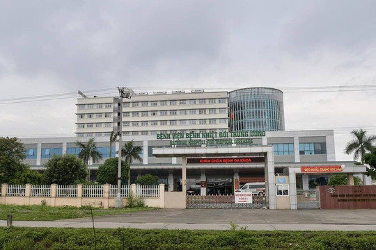 Chủ tịch UBND TP. Hà Nội kiểm tra việc chống dịch Covid - 19 tại Bệnh viện Nhiệt đới Trung ương cơ sở 2 