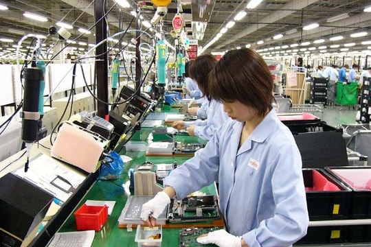 Máy vi tính, sản phẩm điện tử và linh kiện là nhóm hàng xuất khẩu lớn thứ 2 của Việt Nam