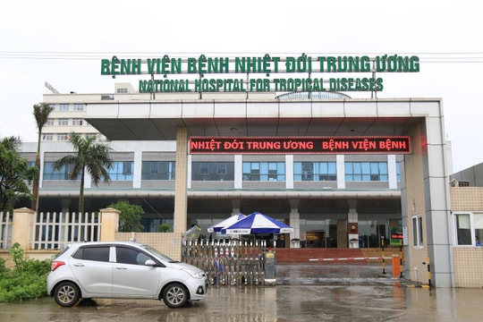 Một bác sĩ mắc Covid-19, Bệnh viện Bệnh Nhiệt đới Trung ương ngừng tiếp nhận bệnh nhân