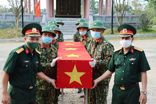 Huế: Tiếp nhận, dâng hương 14 hài cốt liệt sĩ hy sinh tại Lào