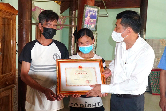 Bộ GD&ĐT truy tặng bằng khen cho học sinh dũng cảm cứu bạn bị đuối nước