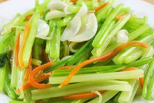 Cà rốt xào với thứ này, ăn thường xuyên dạ dày được cải thiện, làm sạch tử cung và khả năng miễn dịch tăng