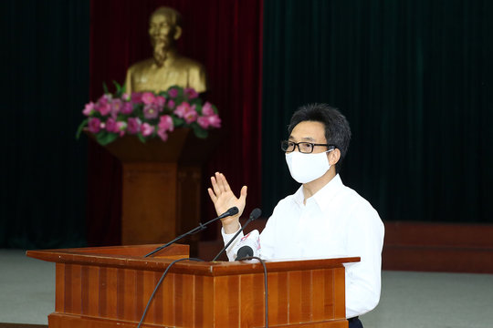 Phó Thủ tướng Vũ Đức Đam: ‘Chiến lược chống dịch là xuyên suốt, không thay đổi’