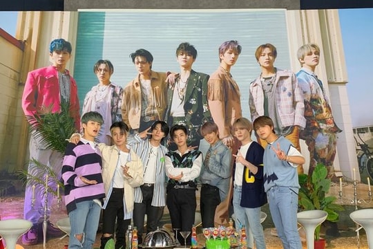 Boygroup comeback đủ đội hình sau 3 năm và vượt luôn kỷ lục của BTS