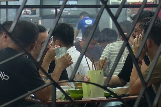 Hà Nội tạm dừng hoạt động các quán bia, giải tỏa chợ cóc, chợ tạm
