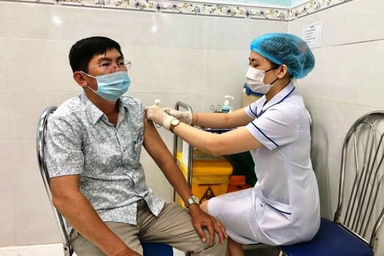 Quảng Ngãi: 8 trường hợp sốc phản vệ sau khi tiêm vắc xin Covid-19