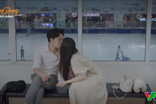 “Hướng dương ngược nắng” tập 65: Ngọc và Trí có nụ hôn đầu, Minh và Hoàng "tình trong như đã mặt ngoài còn e"