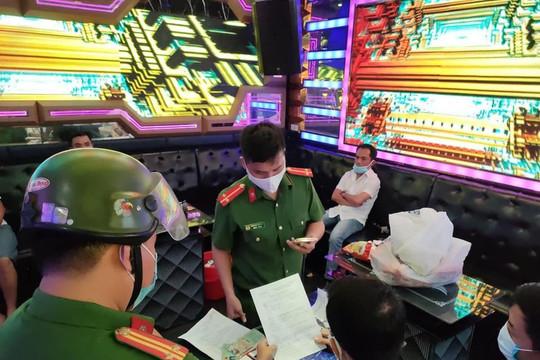 Xử phạt 15 triệu đồng quán karaoke ở Đà Nẵng vi phạm phòng, chống dịch Covid-19