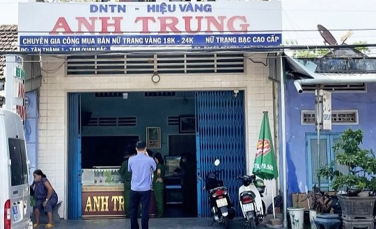 Bình Định: Tên trộm rút điện camera, "khoắng" sạch hơn 200 lượng vàng