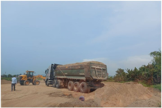 Huyện Cẩm Xuyên (Hà Tĩnh): Bãi tập kết vật liệu xây dựng trái phép “mọc” trên đất công 