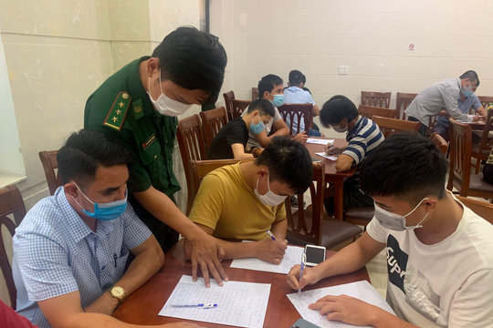 Gần 200 người bị bỏ rơi tại Đà Nẵng cùng lời hứa đi lao động tại Hàn Quốc