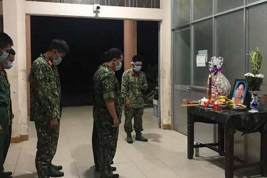 Mẹ mất, trung sĩ bái biệt mẹ tại khu cách ly