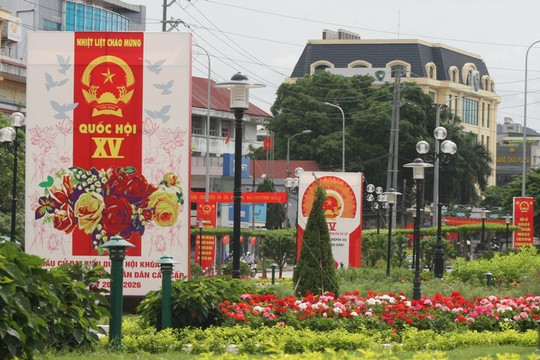 Lạng Sơn: Rực rỡ cờ hoa hướng về “Ngày hội toàn dân”