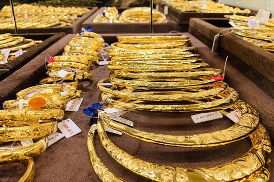 Giá vàng hôm nay 18/5: Vượt mốc 1.850 USD/ounce
