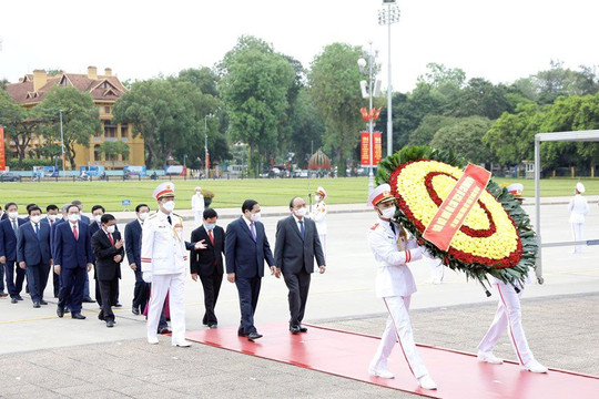 Lãnh đạo Đảng, Nhà nước viếng Lăng Chủ tịch Hồ Chí Minh nhân kỷ niệm 131 năm ngày sinh của Người