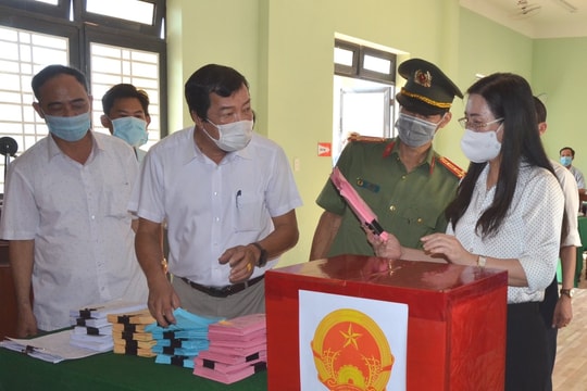 Bí thư Tỉnh ủy Quảng Ngãi kiểm tra công tác chuẩn bị bầu cử tại các địa phương