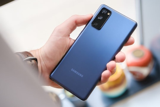 Samsung Galaxy S20 FE thêm bản dùng chip Snapdragon, giá 15,5 triệu đồng