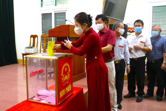 Nghệ An – Hà Tĩnh: Hơn ba triệu cử tri hân hoan đi bầu cử
