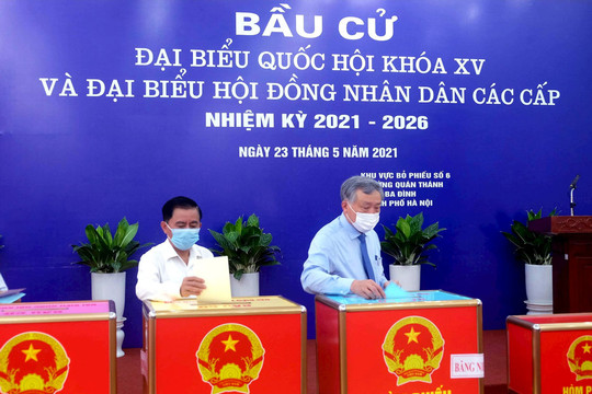 Ủy viên Bộ Chính trị, Chánh án TANDTC bỏ phiếu bầu cử tại đơn vị bầu cử số 6