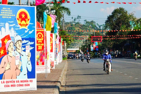 Quảng Ngãi: Cử tri hăng hái tham gia ngày hội bầu cử