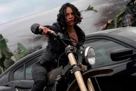 "Fast & Furious" 9 thu về 127 triệu USD sau 4 ngày ra mắt