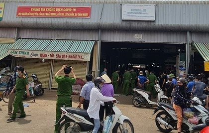 Án mạng tại chợ đầu mối Đông Hương, 1 người tử vong
