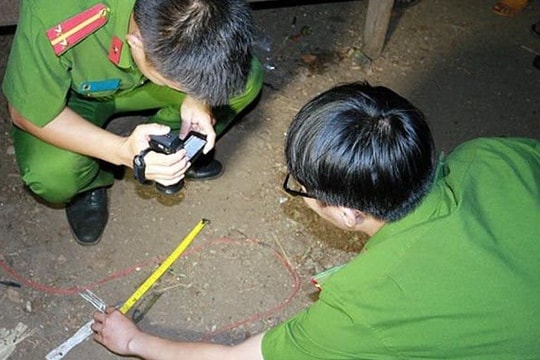 Người đàn ông ở Mê Linh sát hại vợ rồi uống thuốc diệt cỏ tự tử