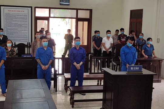 Nhóm đối tượng cho vay tín dụng đen với lãi"cắt cỗ" lĩnh án