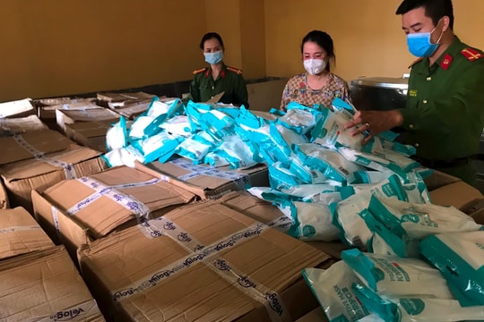 Thu giữ số lượng lớn khẩu trang không rõ nguồn gốc