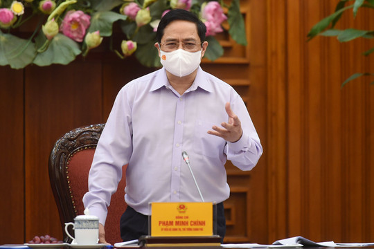 Thủ tướng Phạm Minh Chính gửi thư khen những ''chiến sĩ áo trắng'' ở tuyến đầu chống dịch