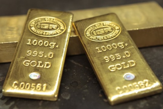 Giá vàng hôm nay 27/5: Tăng nóng, vượt mốc 1.900 USD