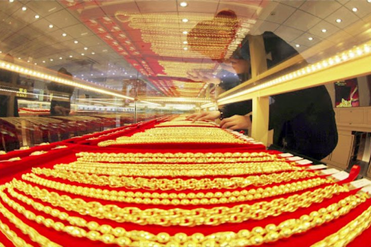Giá vàng hôm nay 28/5: Trượt đỉnh 1.910 USD