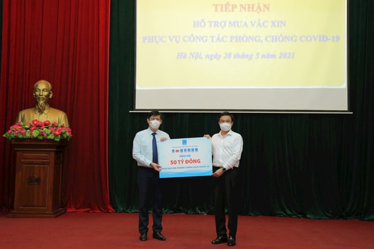 Petrovietnam trao ủng hộ 50 tỉ đồng cho Quỹ vắc-xin phòng Covid-19
