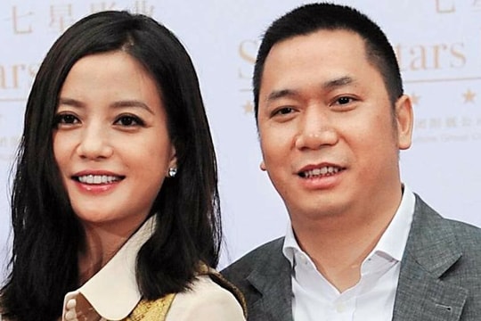 Chồng đại gia xoá sạch sẽ ảnh liên quan tới Triệu Vy, ngầm xác nhận đã ly hôn?