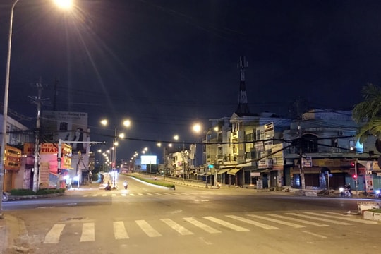 Thành phố Hồ Chí Minh bắt đầu thực hiện giãn cách xã hội