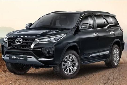 Toyota Fortuner 2022 sẽ có cửa sổ trời