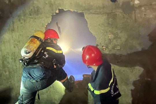 Cháy nhà lúc nửa đêm, 3 người trong gia đình thương vong