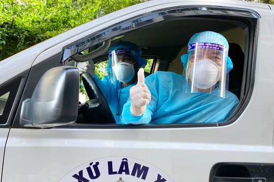 Tài xế xe cứu thương: “Khi nào Bắc Giang hết dịch mới về”
