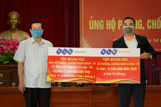 FLC tiếp tục ủng hộ Quảng Bình 4 tỷ đồng tiền mặt phòng chống Covid - 19