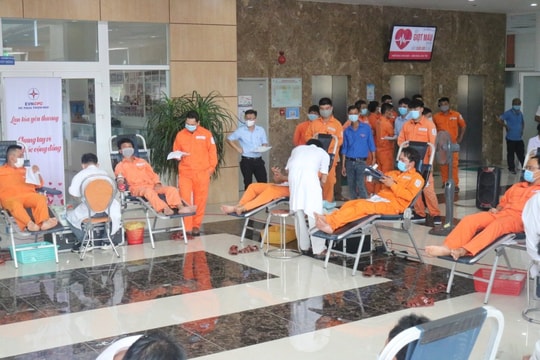 Điện lực Thừa Thiên Huế: Hiến 147 đơn vị máu cứu người trong mùa dịch
