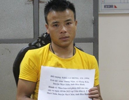 Đang bị truy nã vẫn đi buôn ma túy