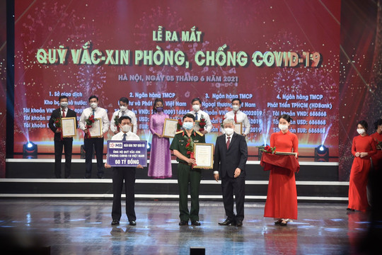 MB ủng hộ 60 tỷ đồng vào Quỹ vaccine phòng COVID-19