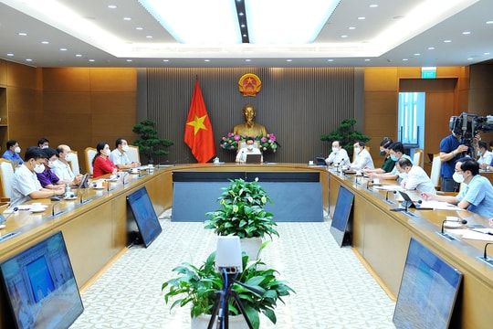 Triển khai robot hỗ trợ tầm soát, sàng lọc trường hợp nghi nhiễm COVID-19